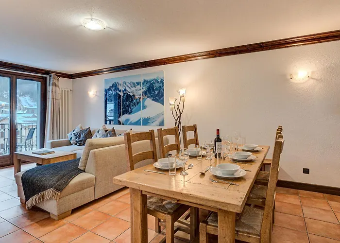 Apartment Kitson, Alpes Agency, Chamonix, Sleeps 6 霞慕尼